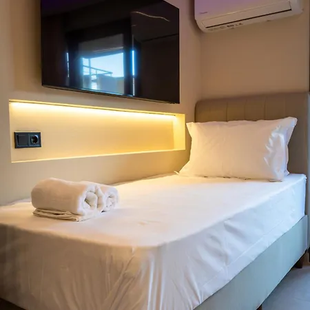 Troy Seaside Hotel *